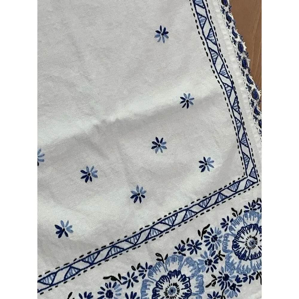 Lot Of 11 Vintage Hand Embroidered Table Runners Table Topper & Napkins